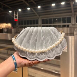 Pearl Accent Shell-Shaped shoulder bag