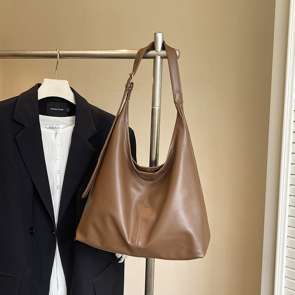 minimal-slouch-hobo-bag-pu-leather
