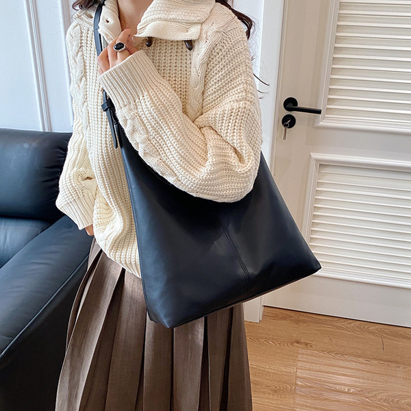 Minimal Slouch Hobo Bag (PU Leather) - Image 4