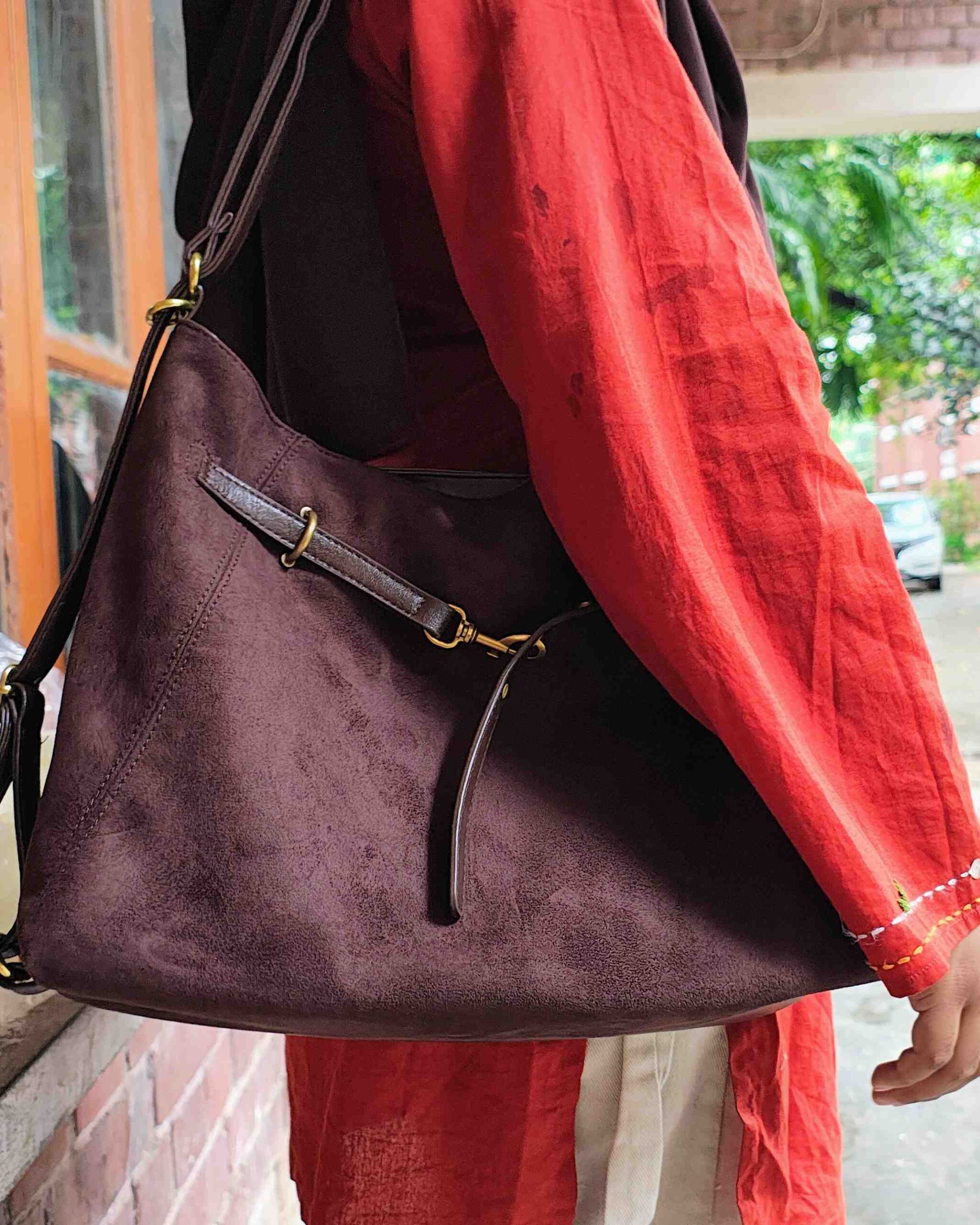 the-elara-hobo-bag