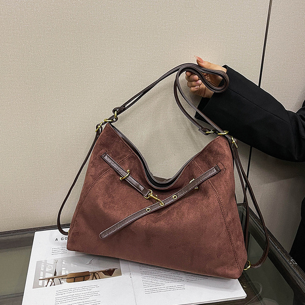 The Elara Hobo Bag - Image 4